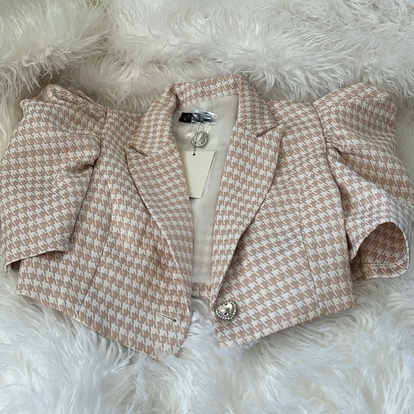 Gorgeous nwt two piece set; size small (runs small) - Picture 3 of 11